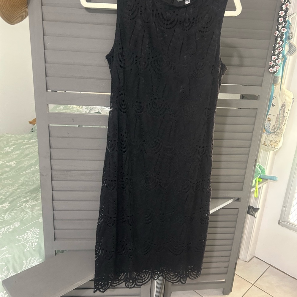 Sharagano Elegant Black Midi Dress
